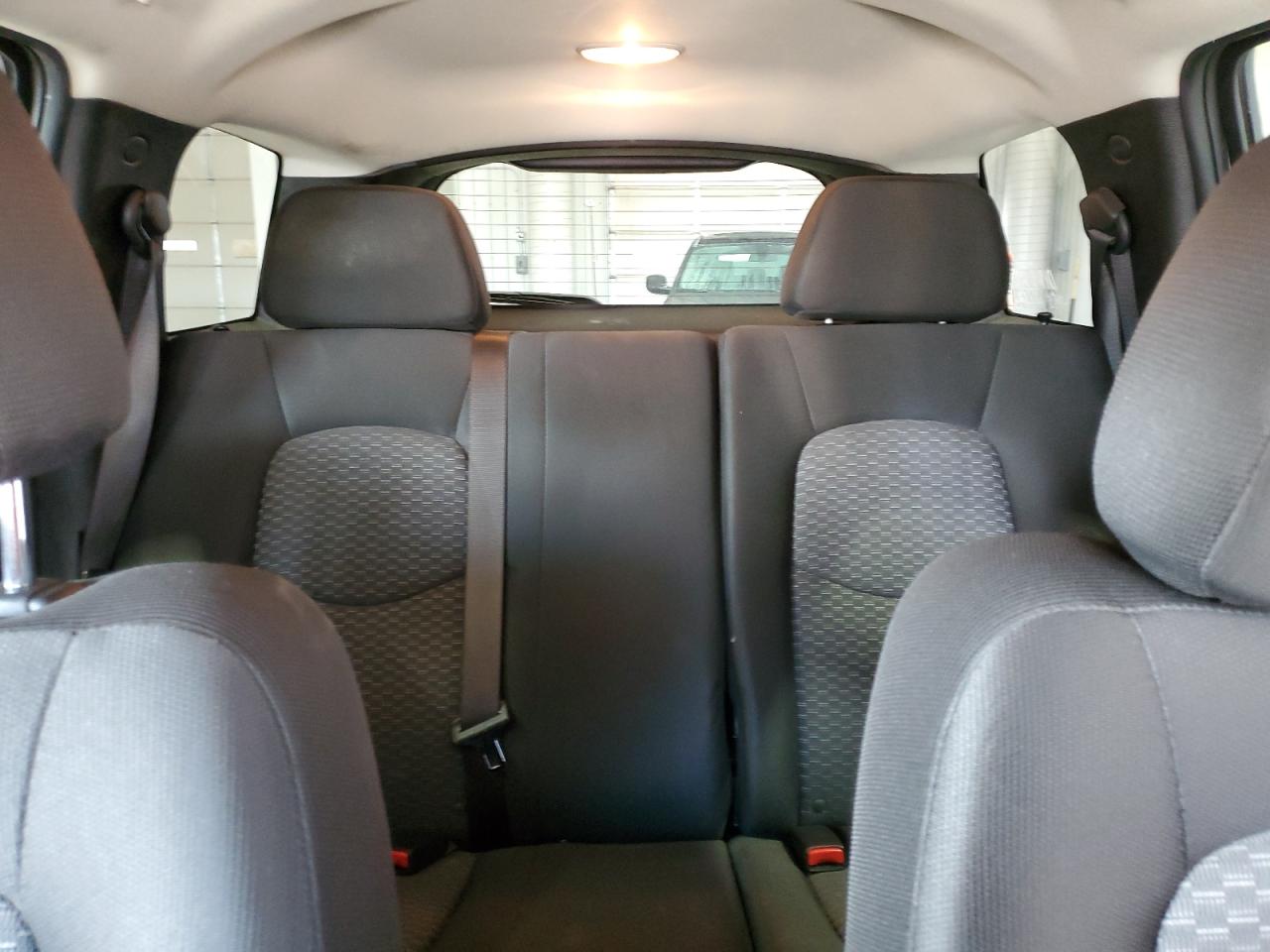 2011 Chevrolet HHR - Image 10