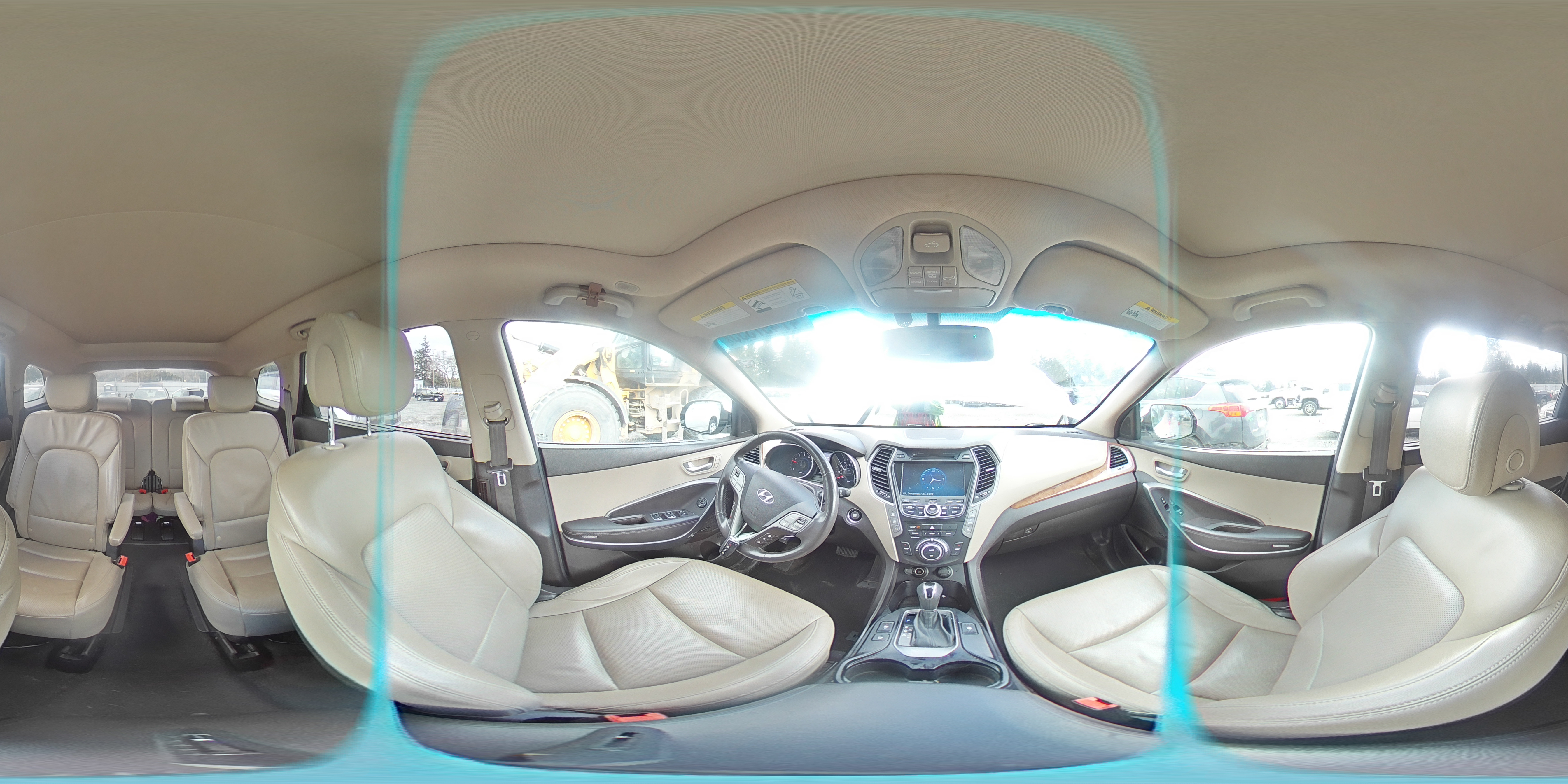2015 Hyundai Santa Fe - Image 14
