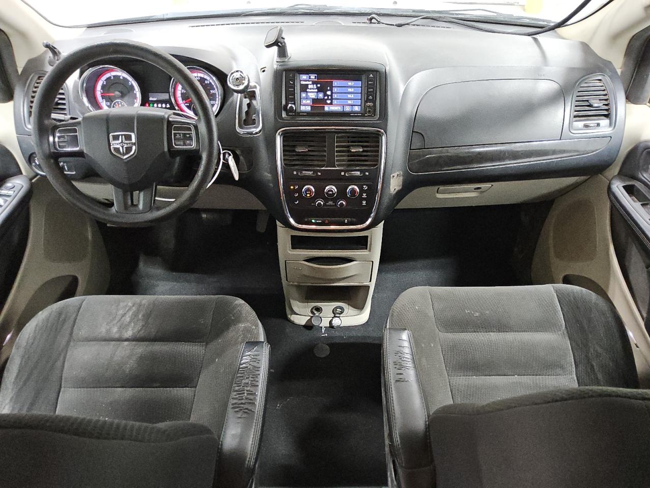 2019 Dodge Caravan - Image 8