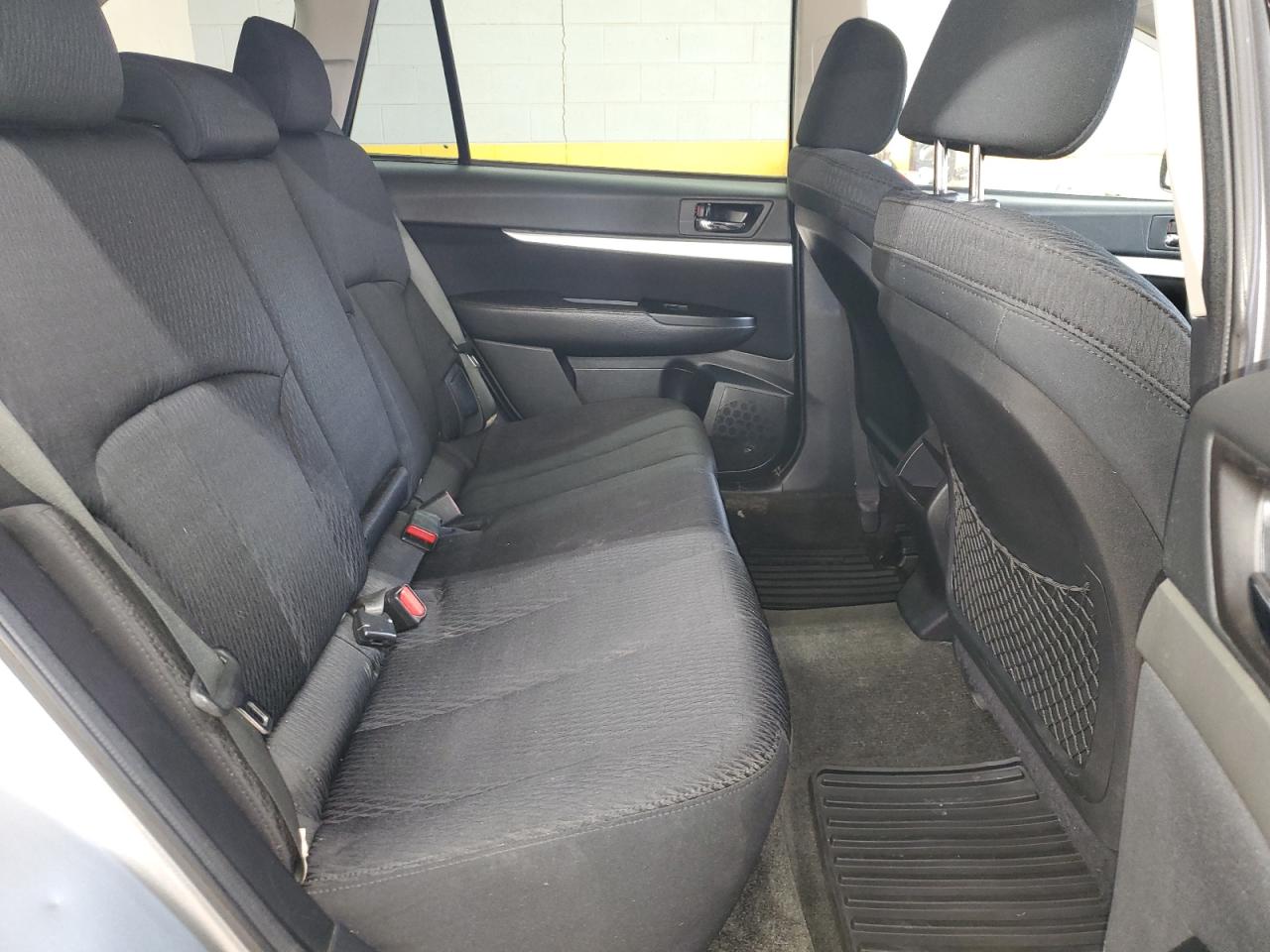 2011 Subaru Outback - Image 11