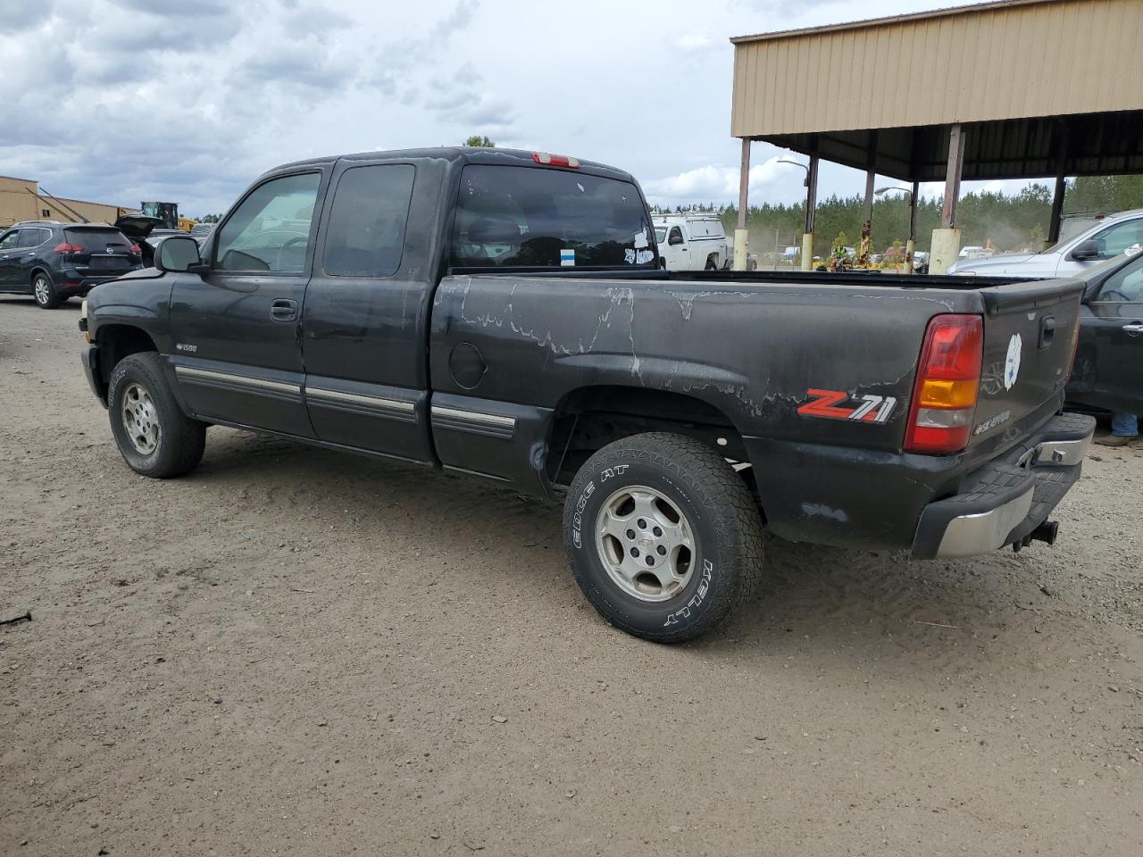 2000 Chevrolet Silverado - Image 2