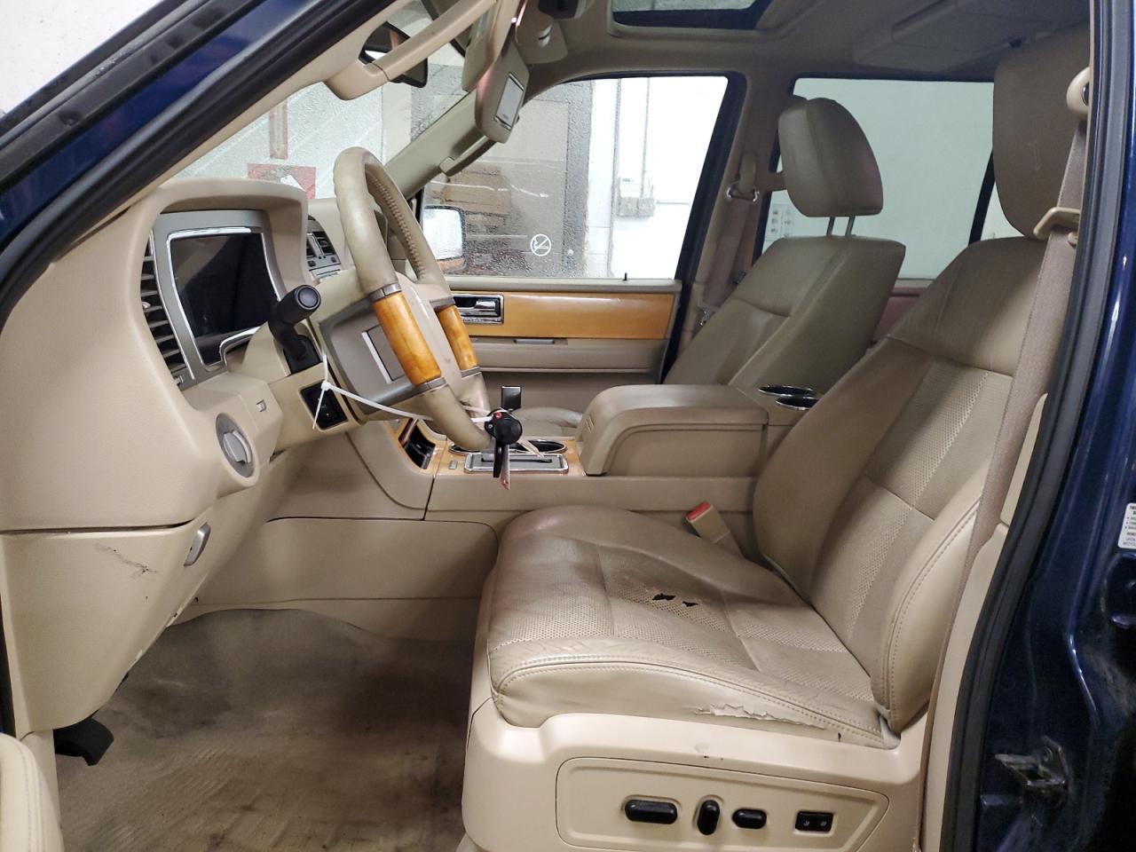 2010 Lincoln Navigator - Image 7