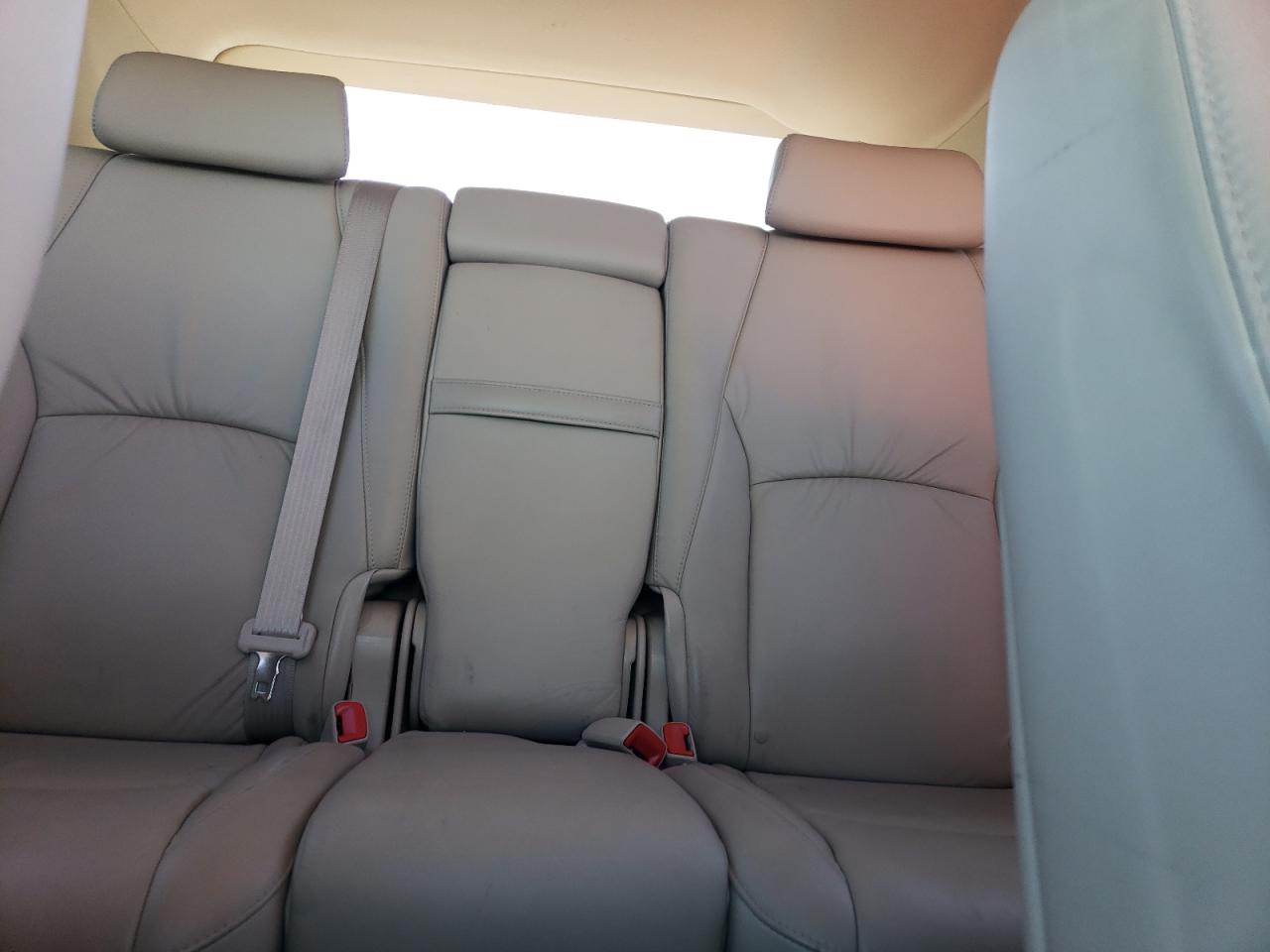 2005 Lexus RX - Image 10