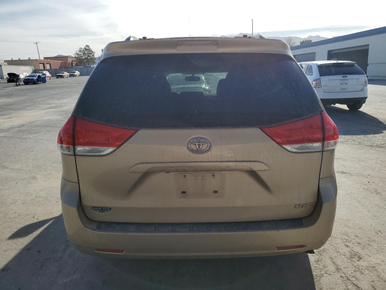 2012 Toyota Sienna - Image 6