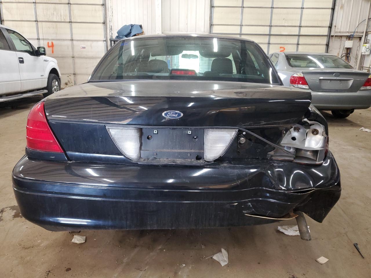 2010 Ford Crown Victoria - Image 6
