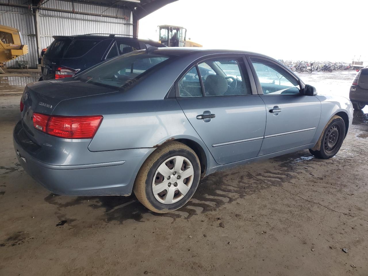 2010 Hyundai Sonata - Image 3