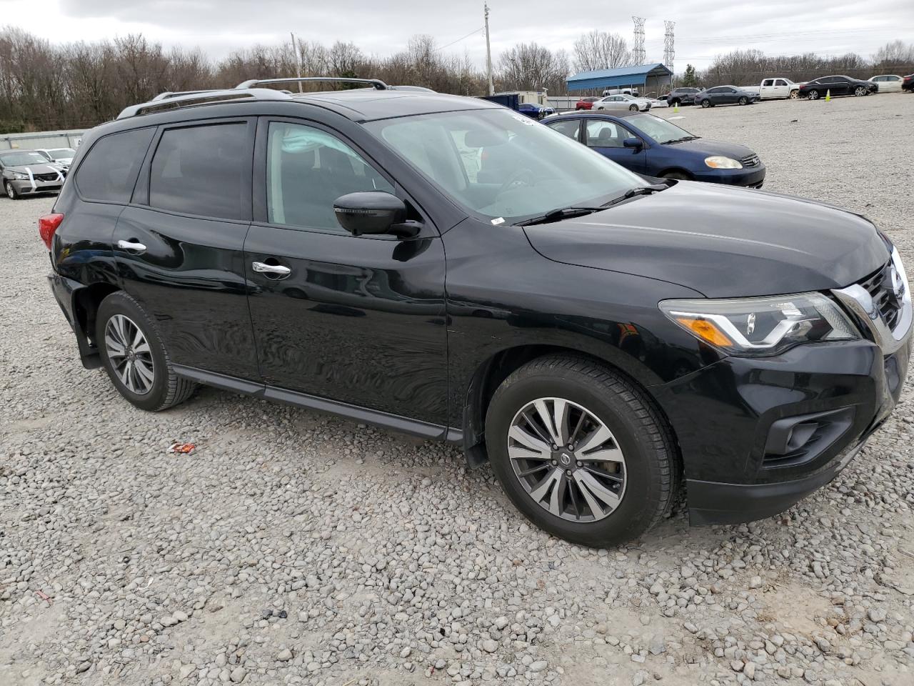 2017 Nissan Pathfinder - Image 4
