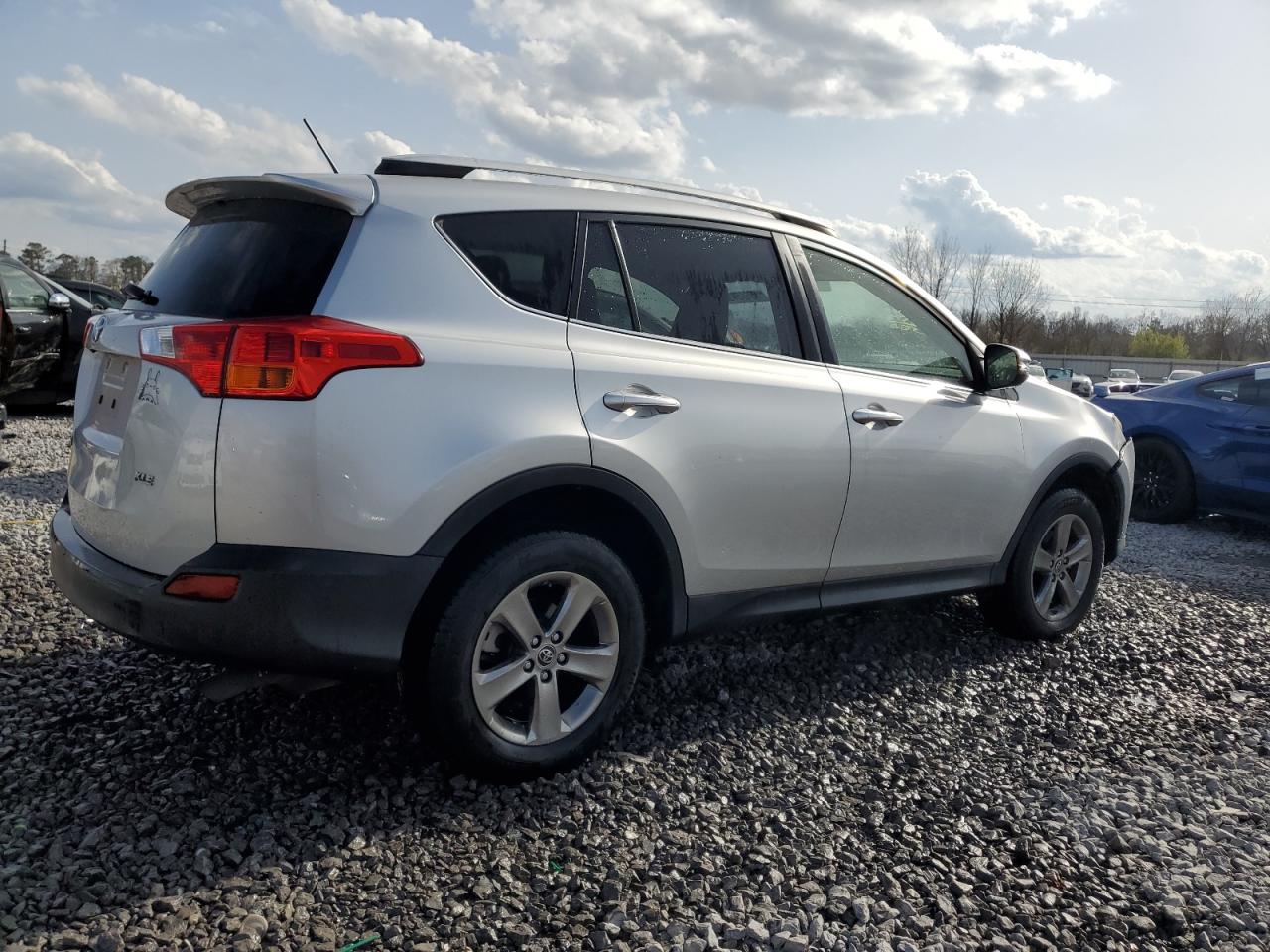 2015 Toyota RAV 4 - Image 3