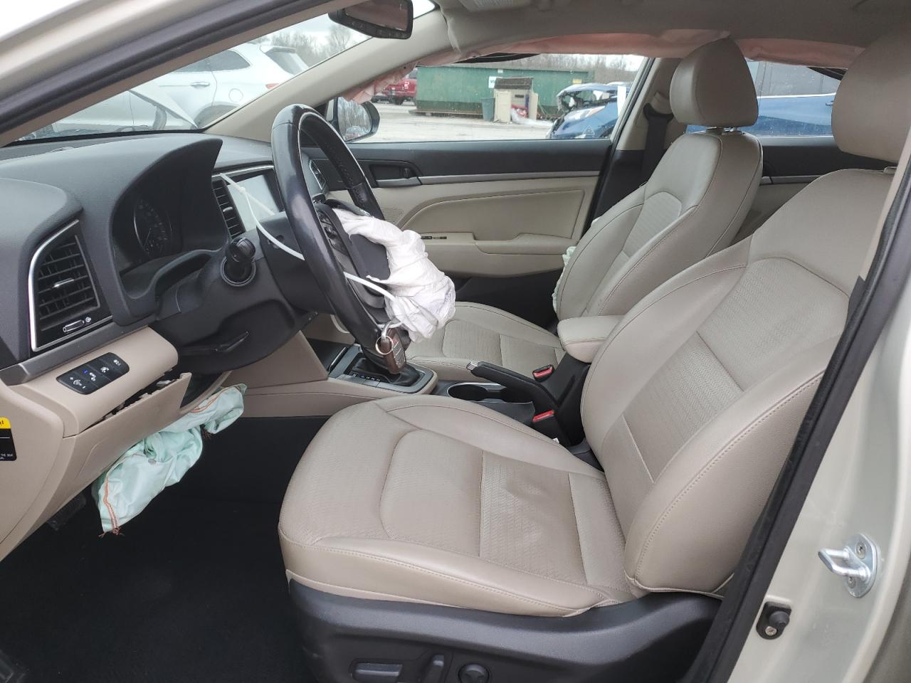 2017 Hyundai Elantra - Image 7