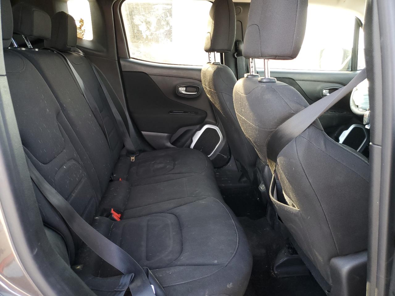 2019 Jeep Renegade - Image 12