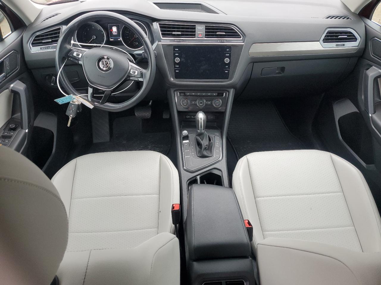 2018 Volkswagen Tiguan - Image 8