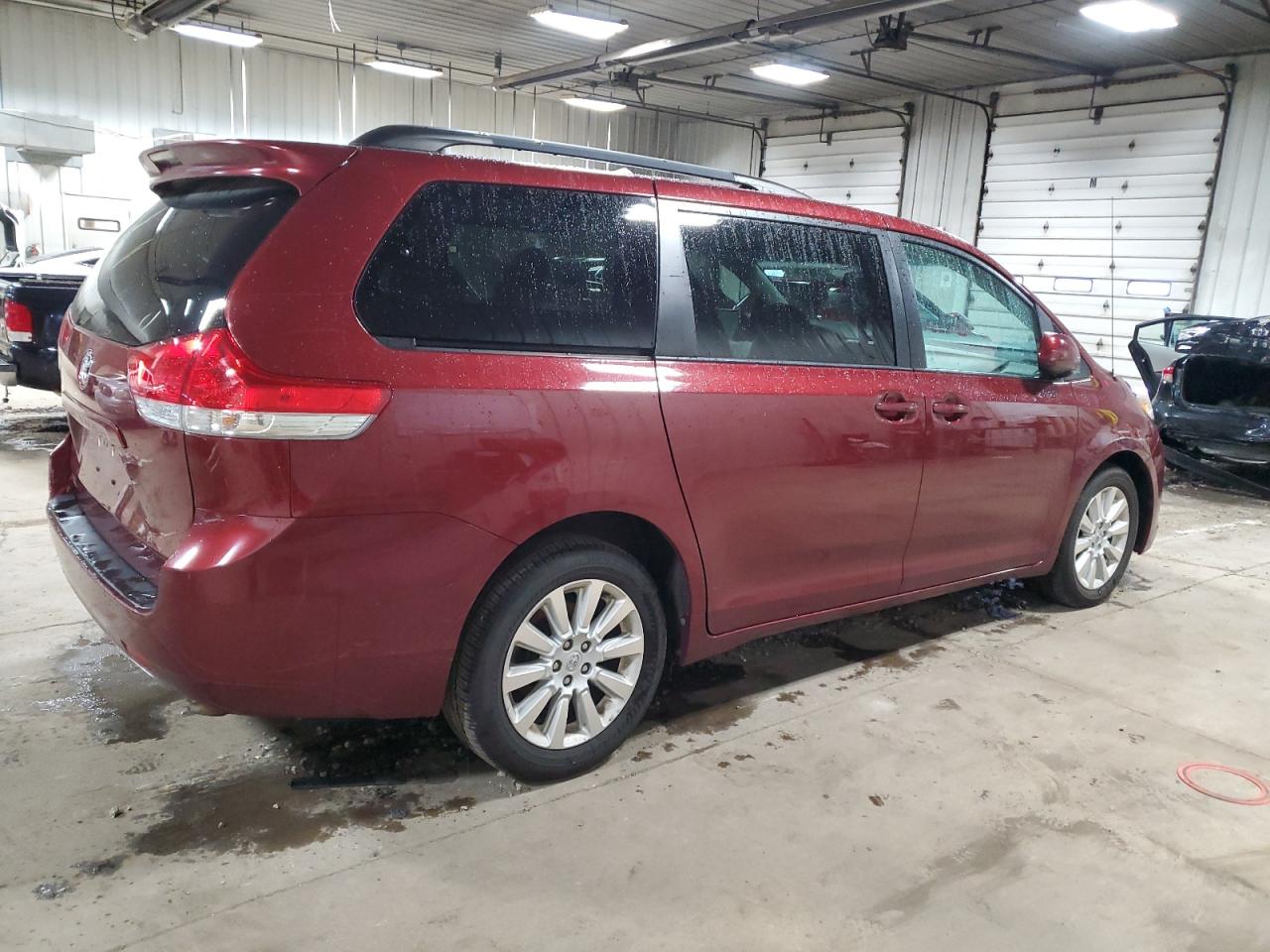 2013 Toyota Sienna - Image 3