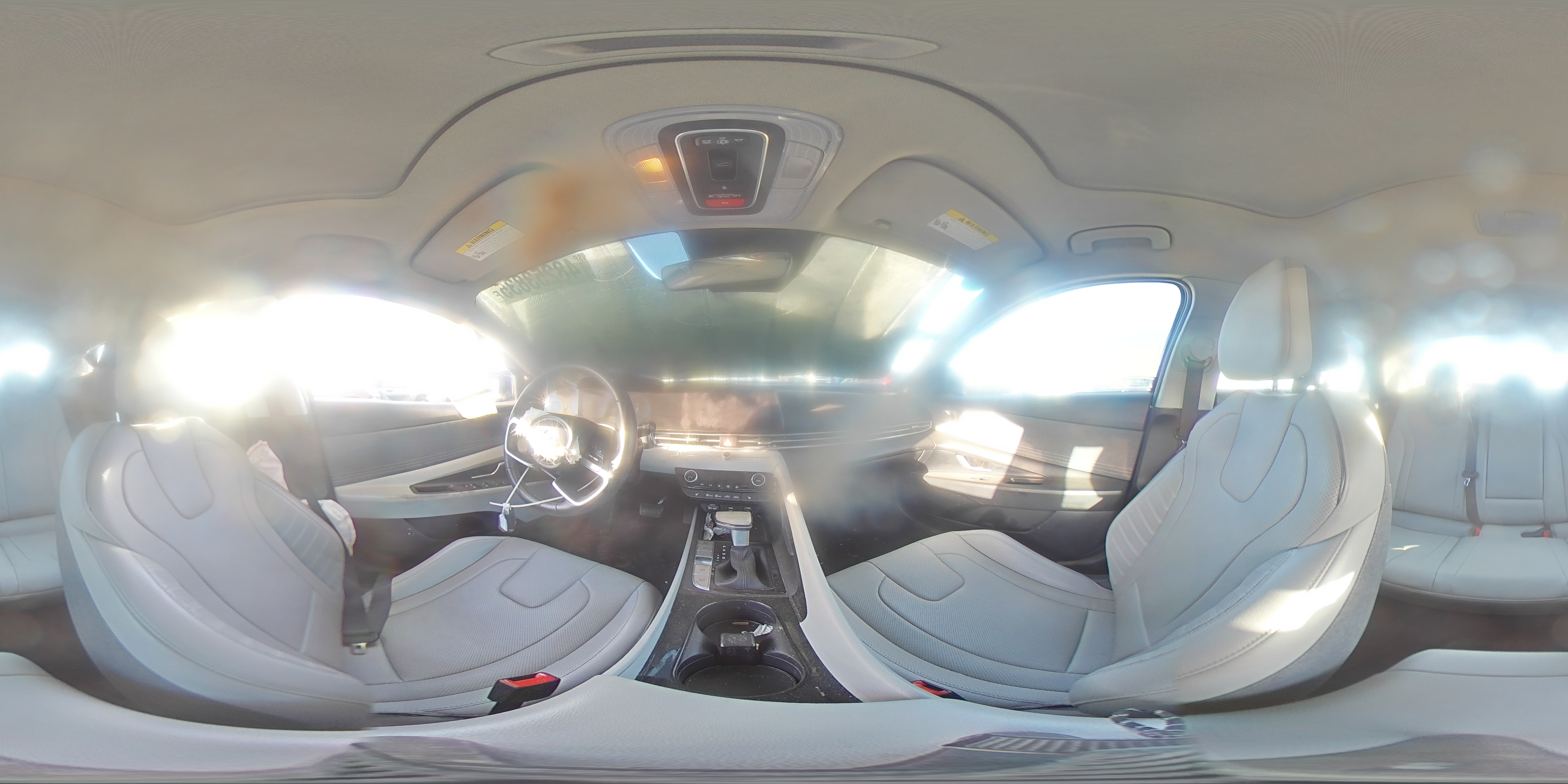 2023 Hyundai Elantra - Image 13