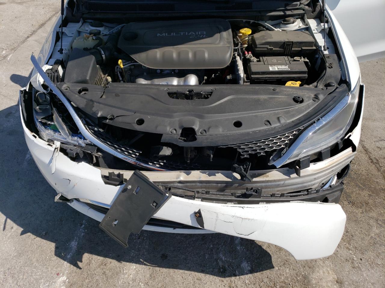 2015 Chrysler 200 - Image 11