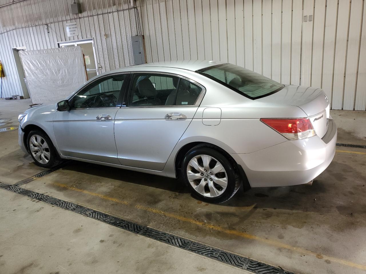 2009 Honda Accord - Image 2