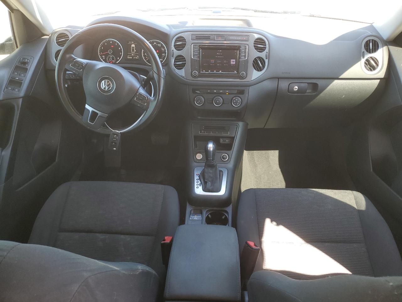 2017 Volkswagen Tiguan - Image 8