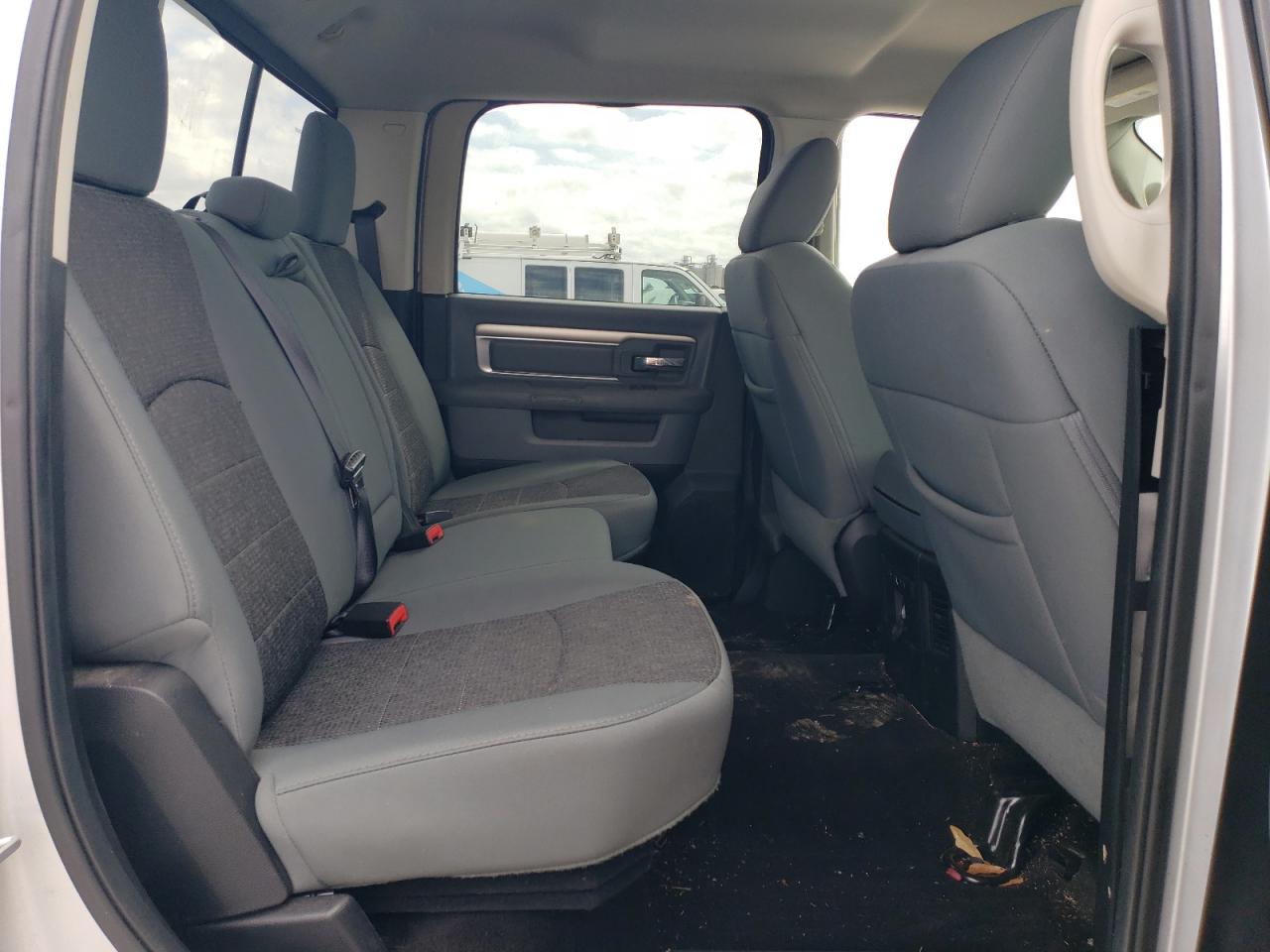 2016 RAM 1500 - Image 11