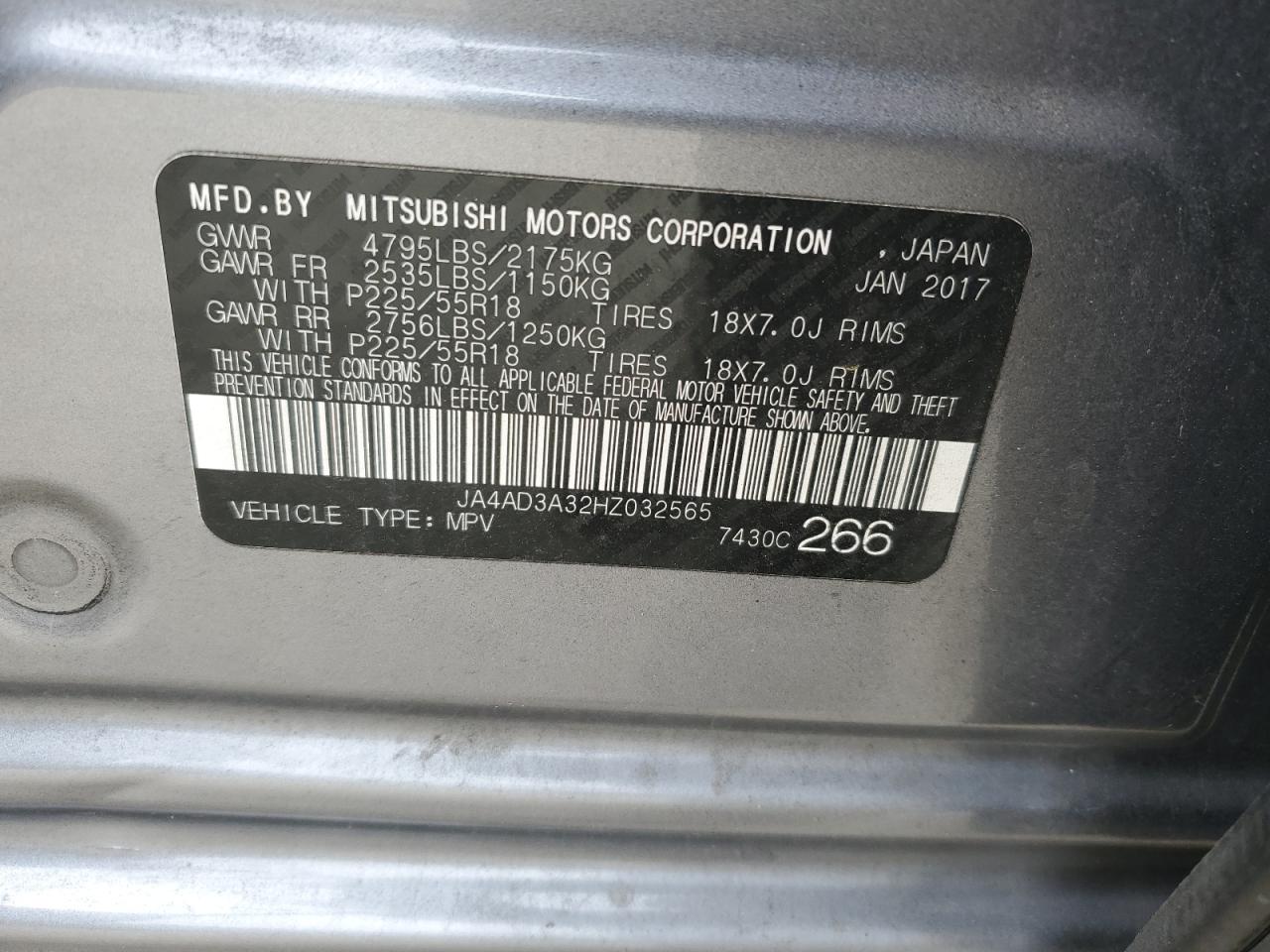 2017 Mitsubishi Outlander - Image 13