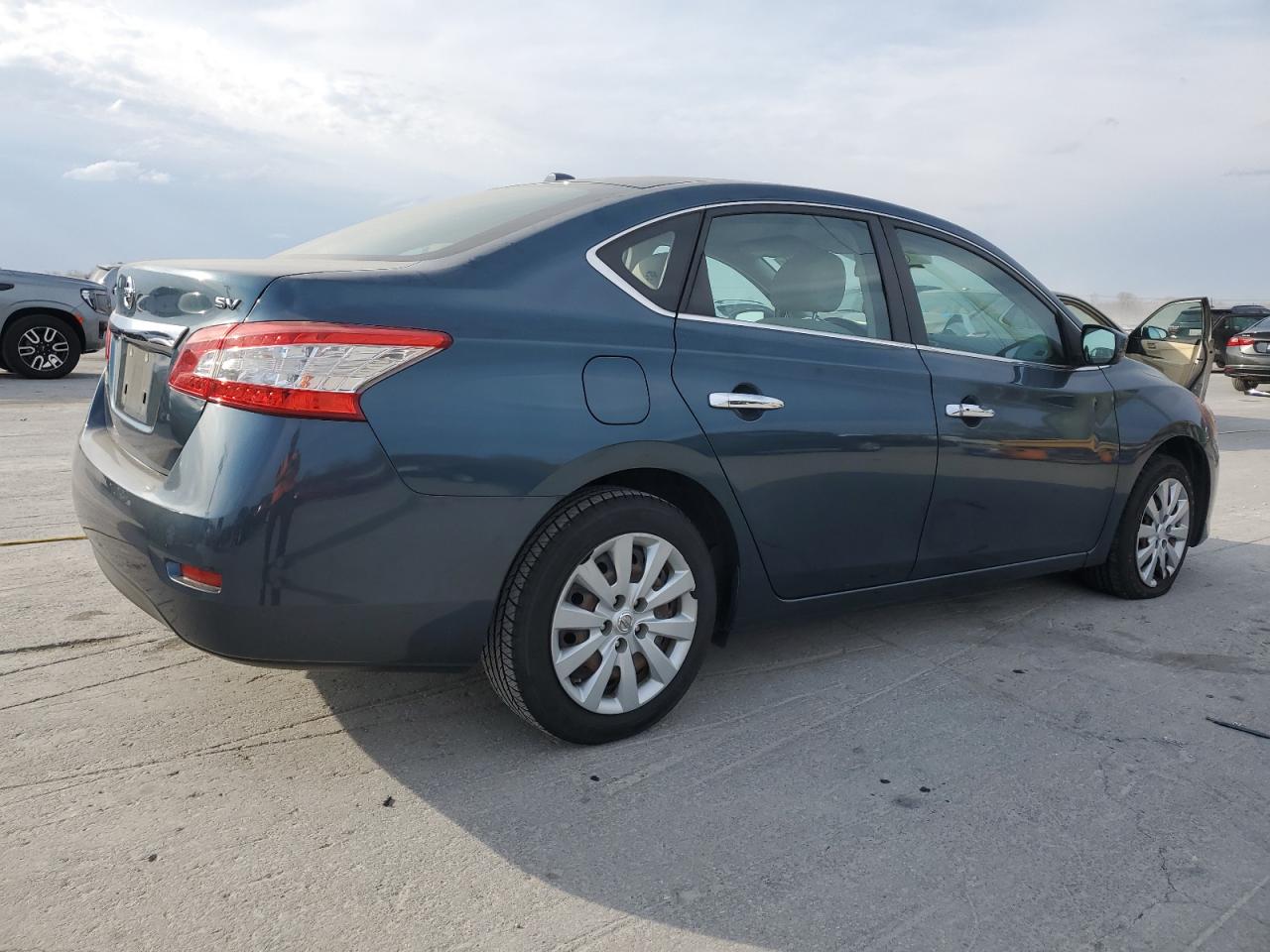 2015 Nissan Sentra - Image 3
