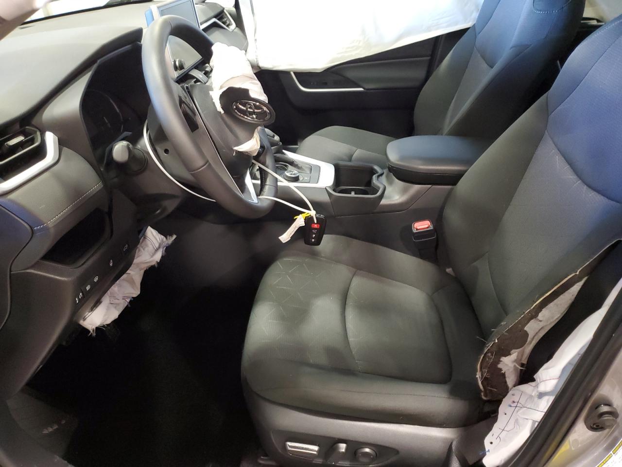 2024 Toyota RAV 4 - Image 7