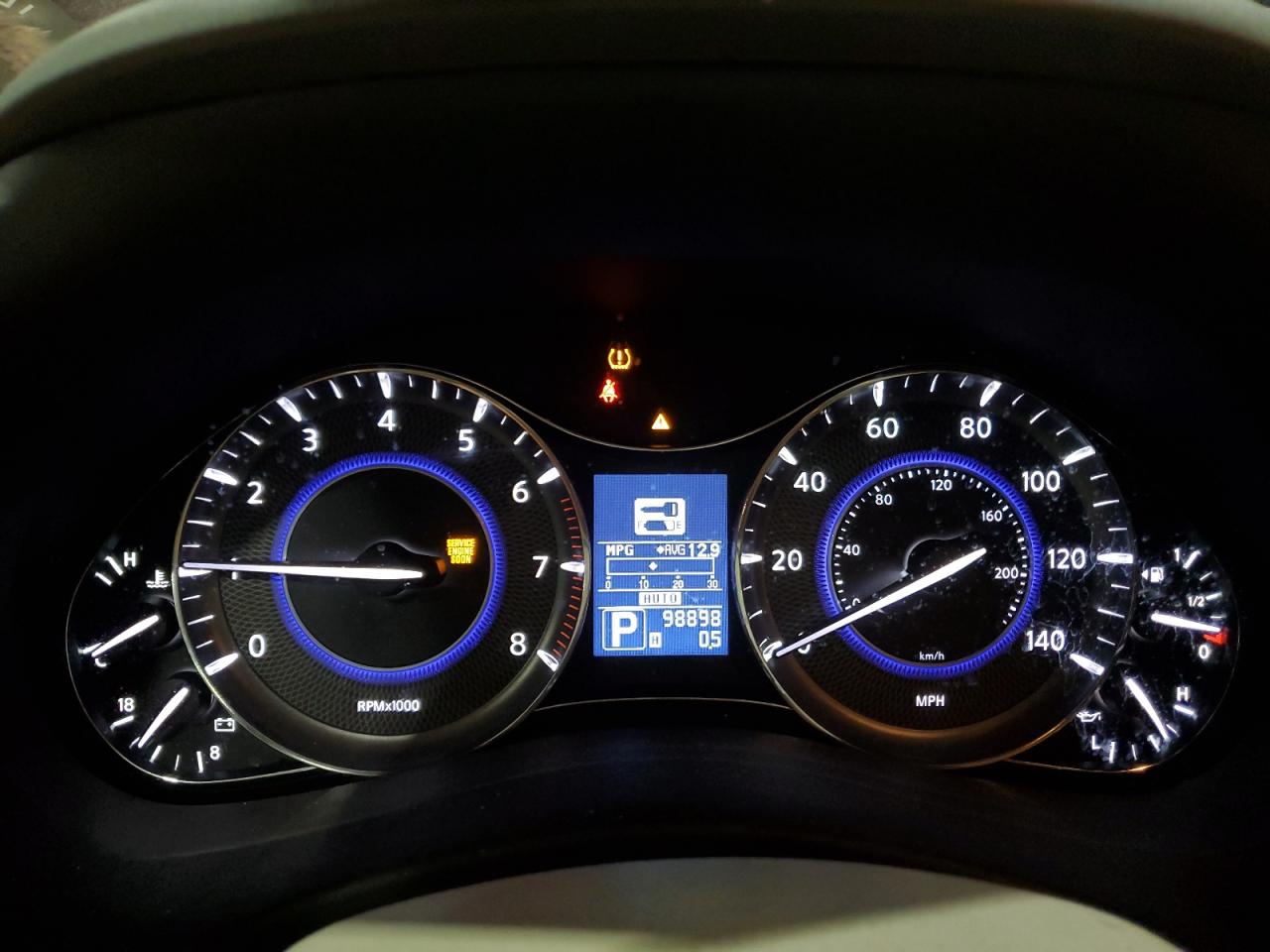 2011 Infiniti QX56 - Image 9