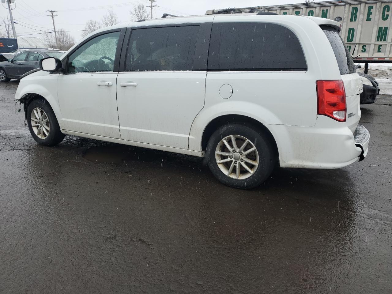 2019 Dodge Caravan - Image 2