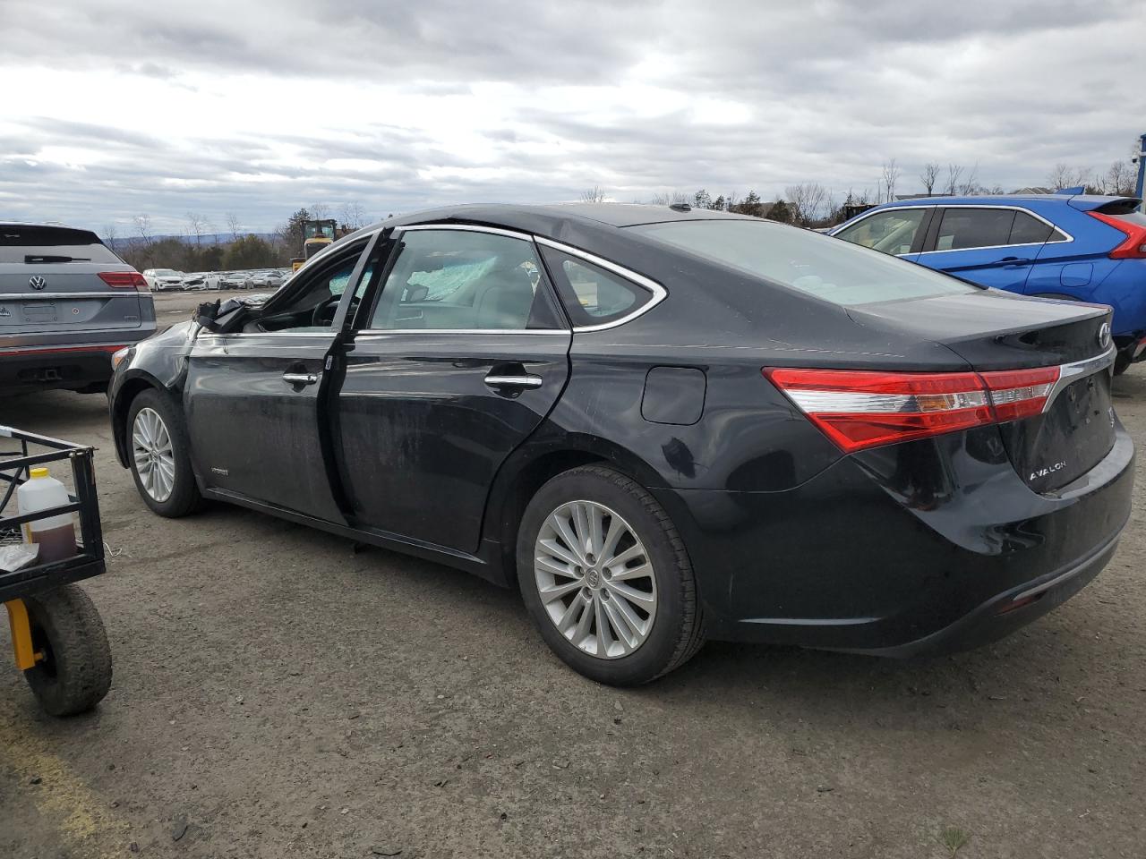 2013 Toyota Avalon - Image 2