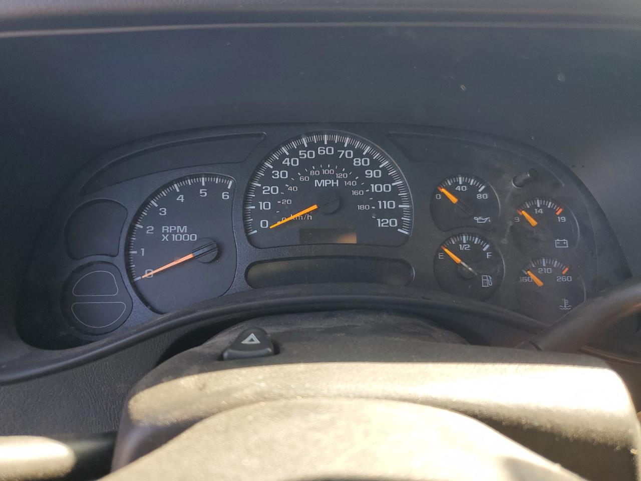 2004 Chevrolet Silverado - Image 9