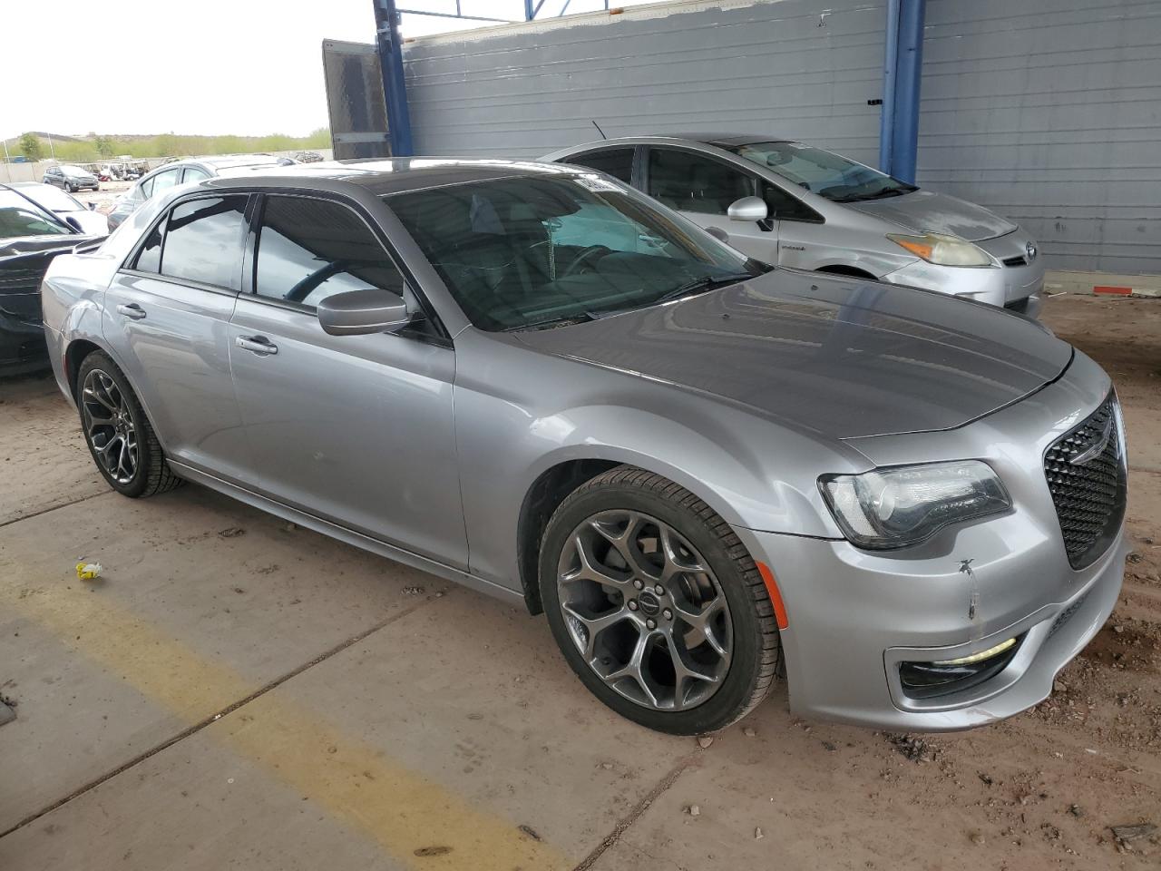 2017 Chrysler 300 - Image 4
