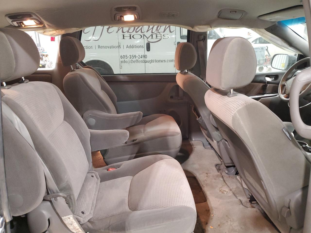 2008 Toyota Sienna - Image 11
