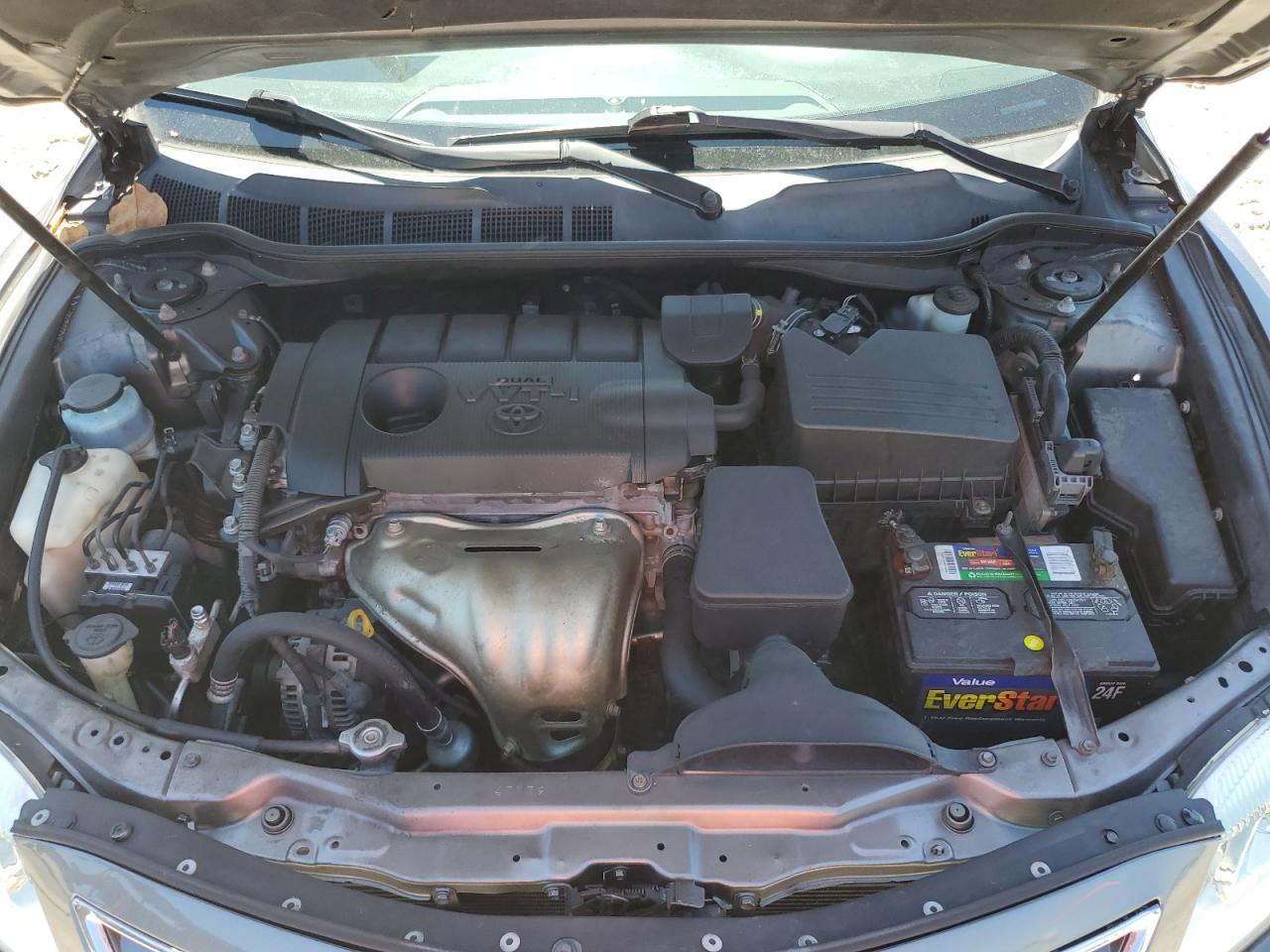 2011 Toyota Camry - Image 11