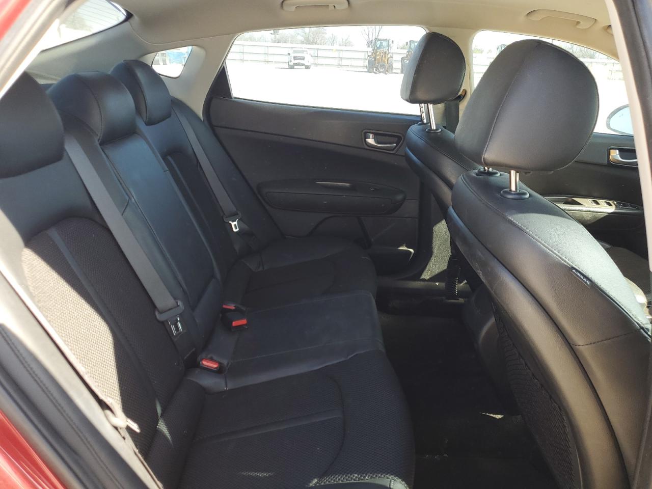 2020 Kia Optima - Image 10