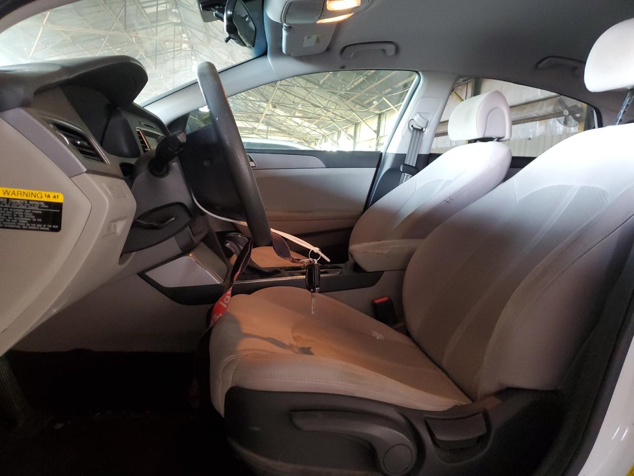 2016 Hyundai Sonata - Image 7
