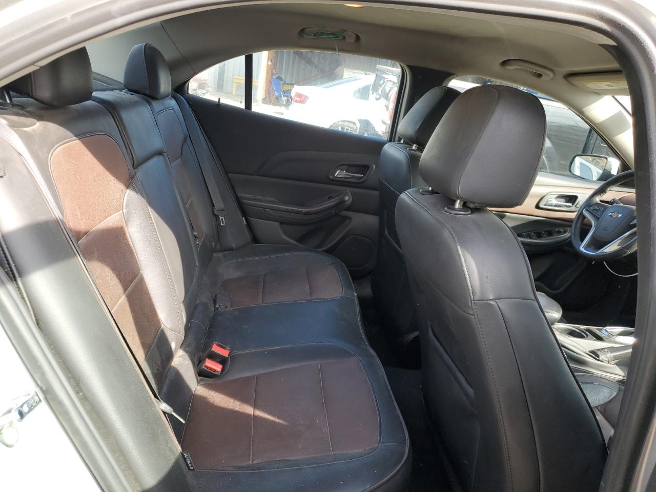 2015 Chevrolet Malibu - Image 10