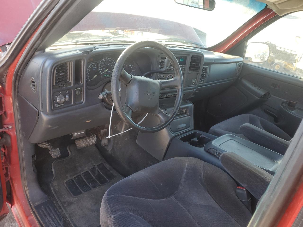 2000 GMC Sierra - Image 8