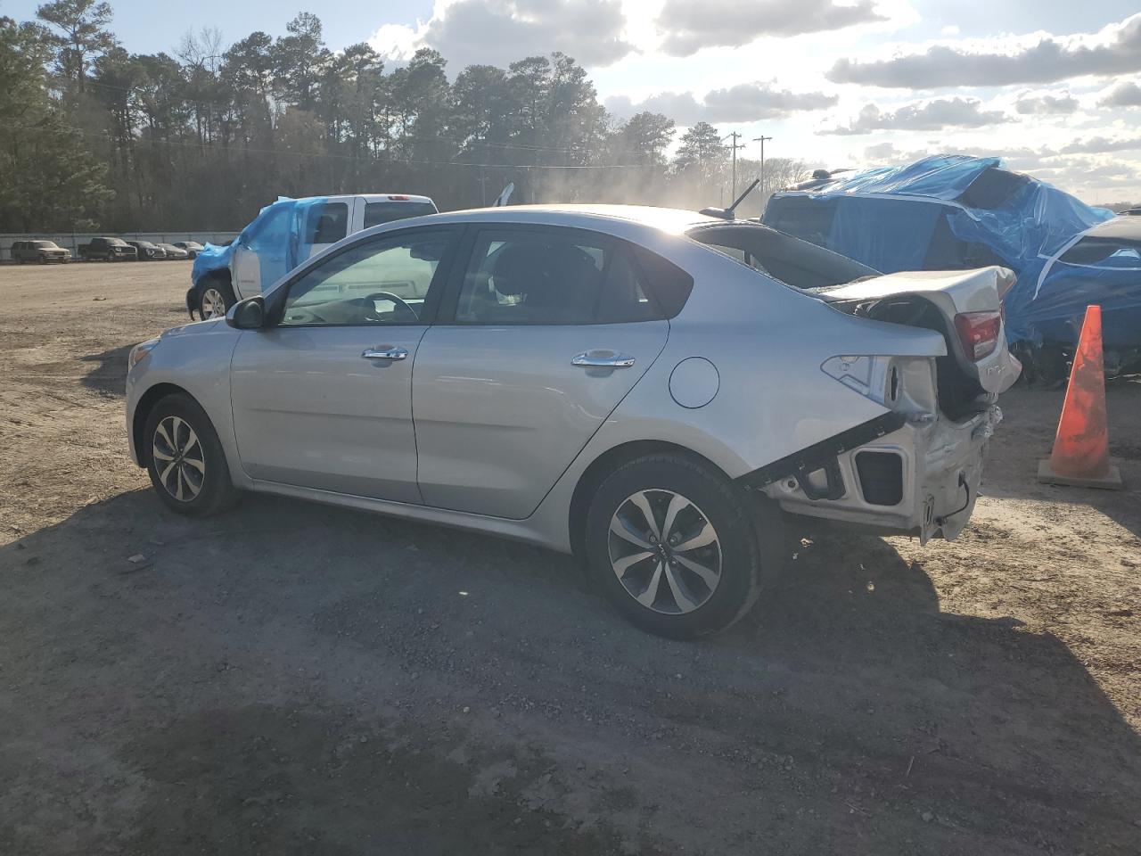 2023 Kia Rio - Image 2