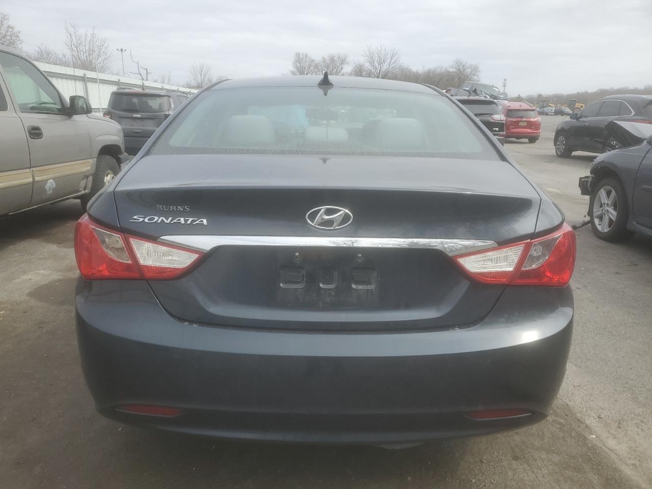 2013 Hyundai Sonata - Image 6