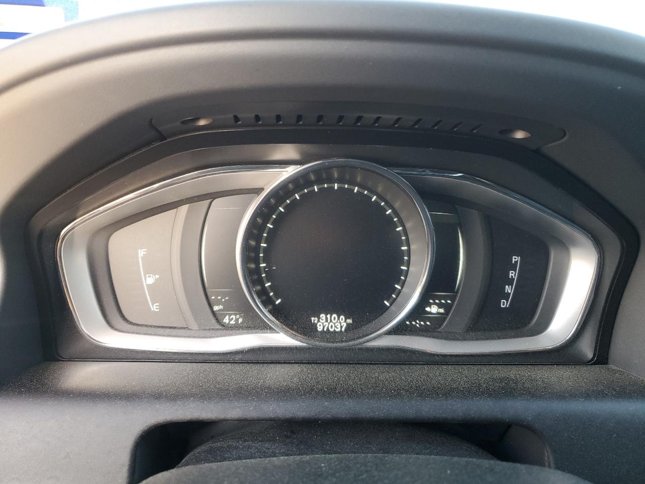 2017 Volvo XC60 - Image 9