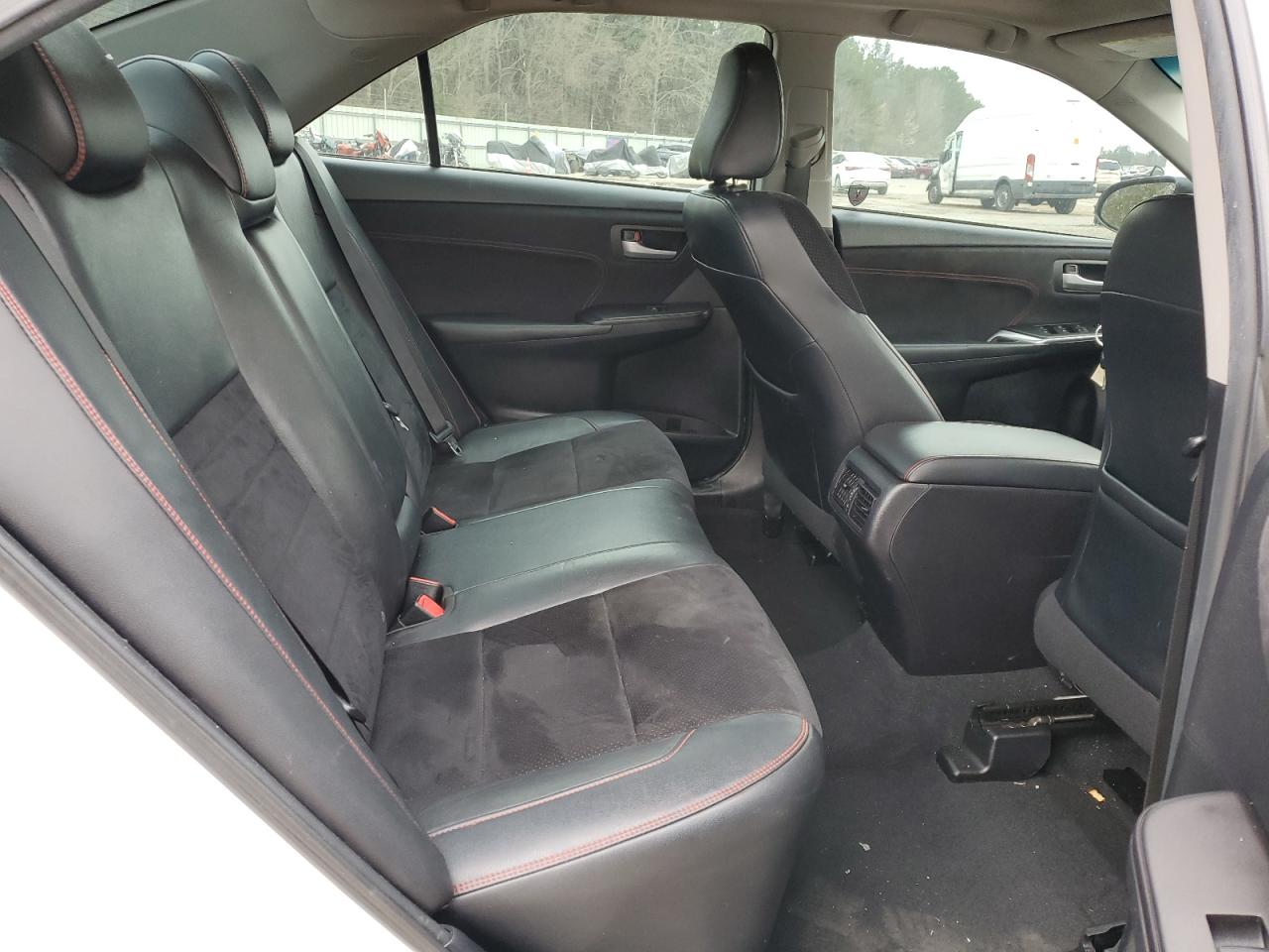 2015 Toyota Camry - Image 11