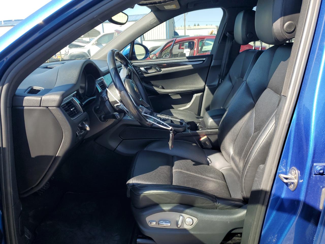 2017 Porsche Macan - Image 7