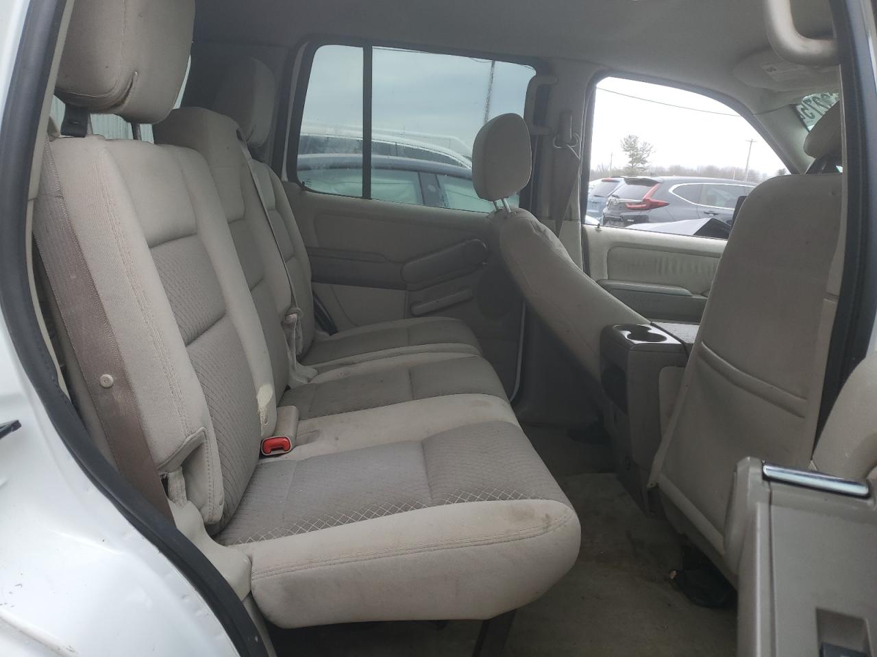 2006 Ford Explorer - Image 11