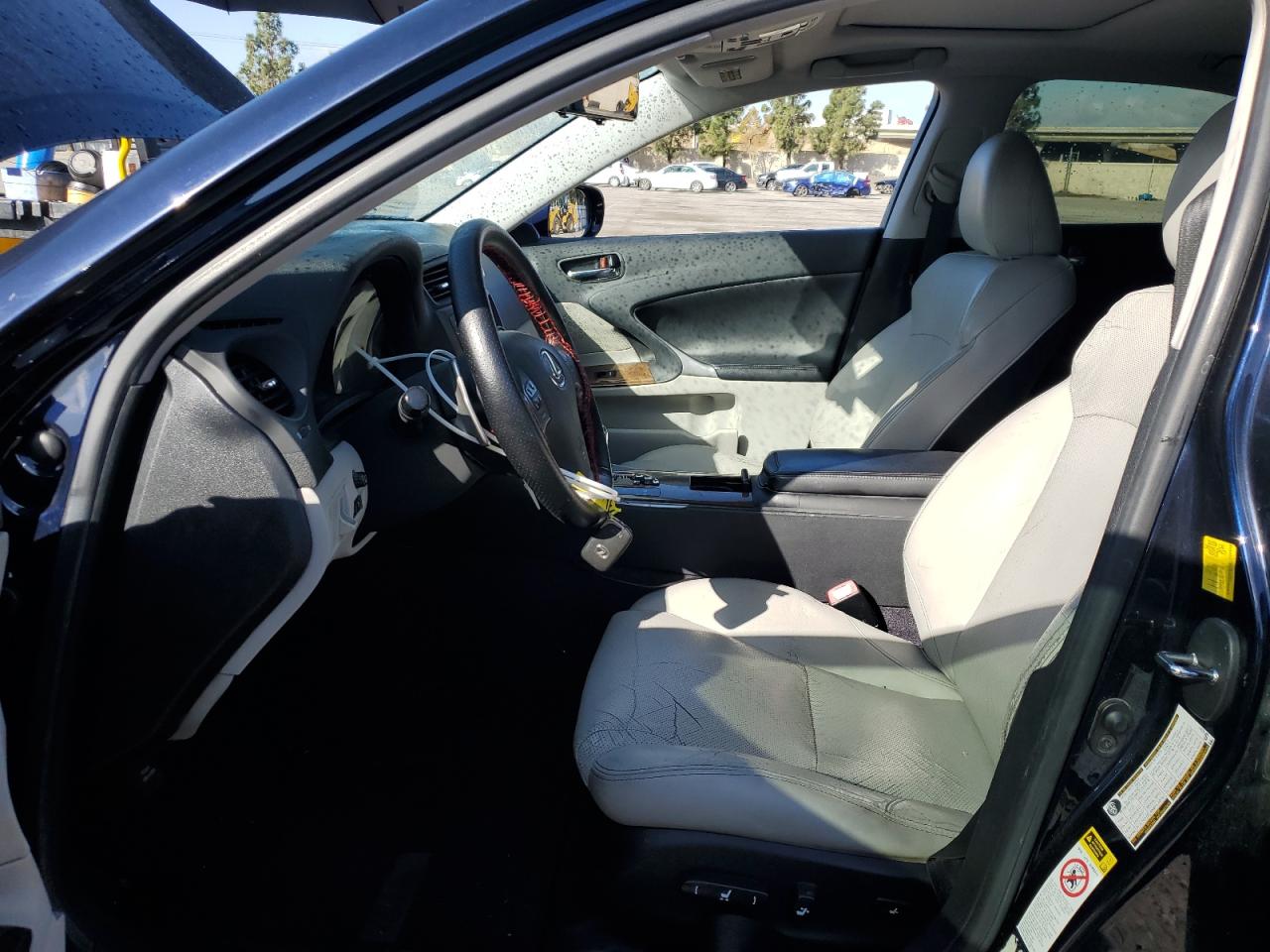 2010 Lexus IS - Image 7