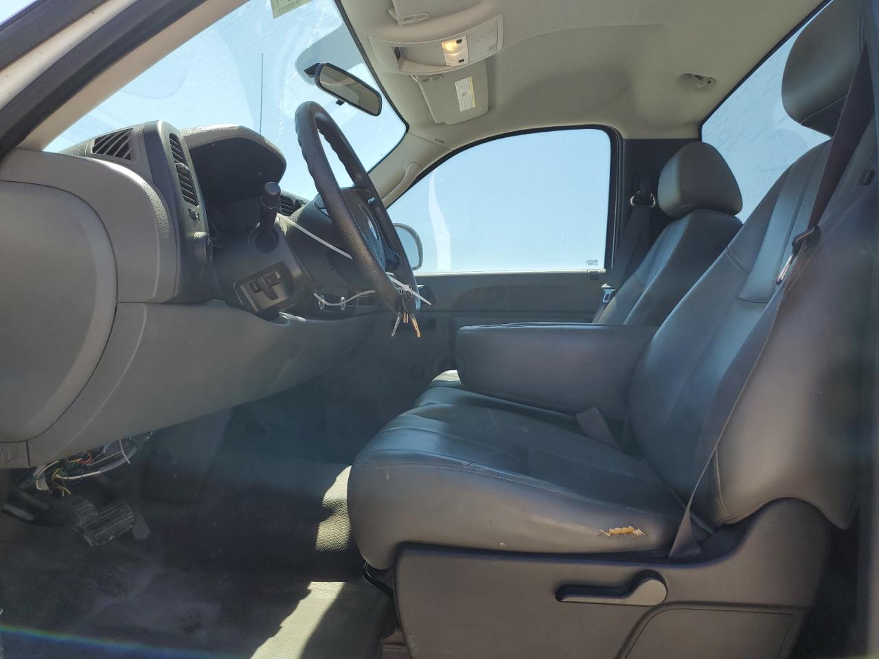 2011 Chevrolet Silverado - Image 7