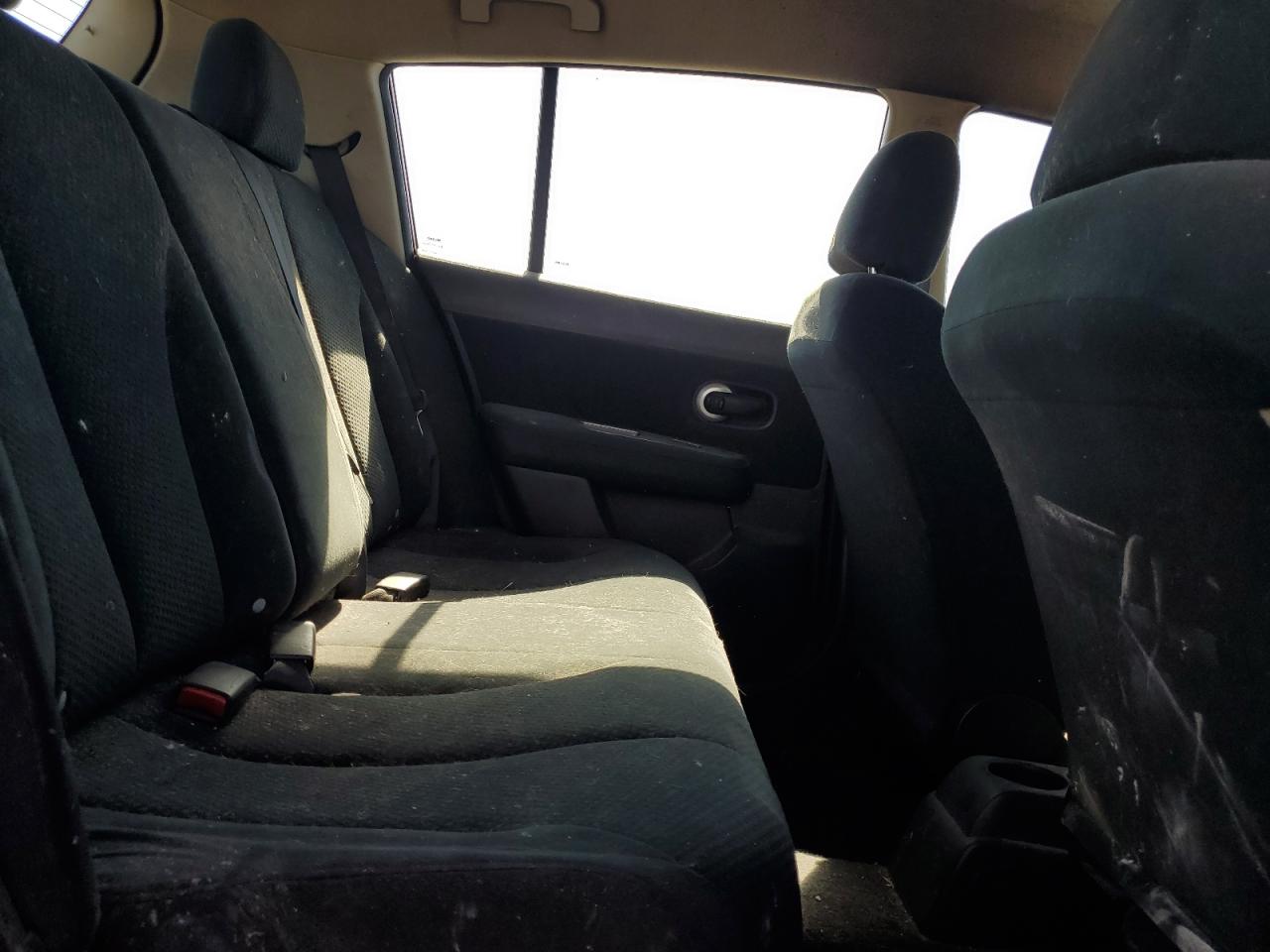 2012 Nissan Versa - Image 10