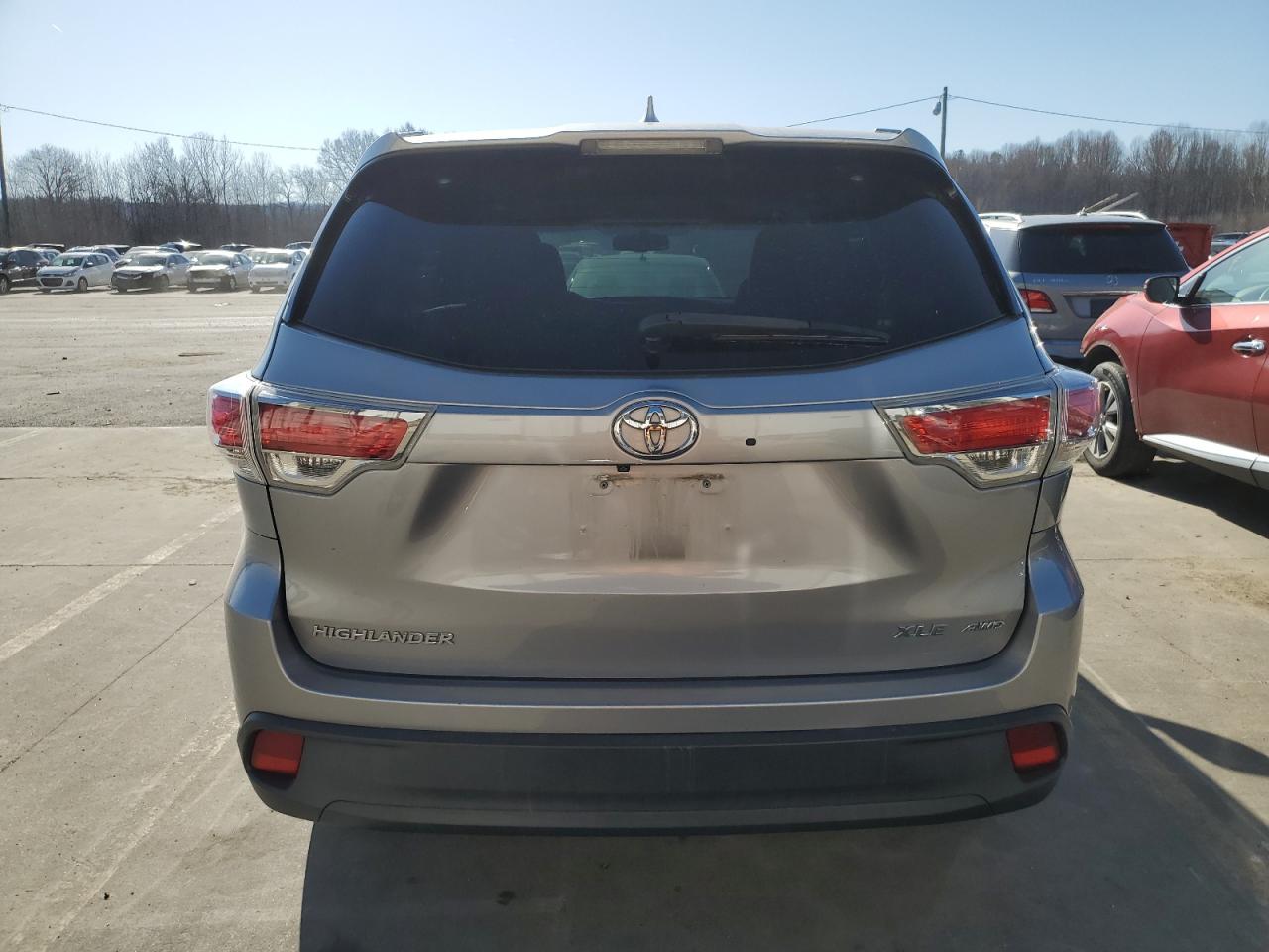 2014 Toyota Highlander - Image 6