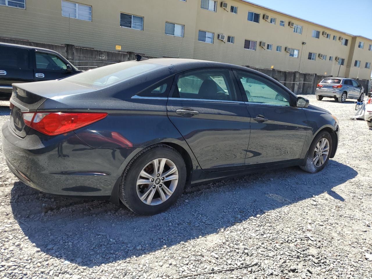 2013 Hyundai Sonata - Image 3