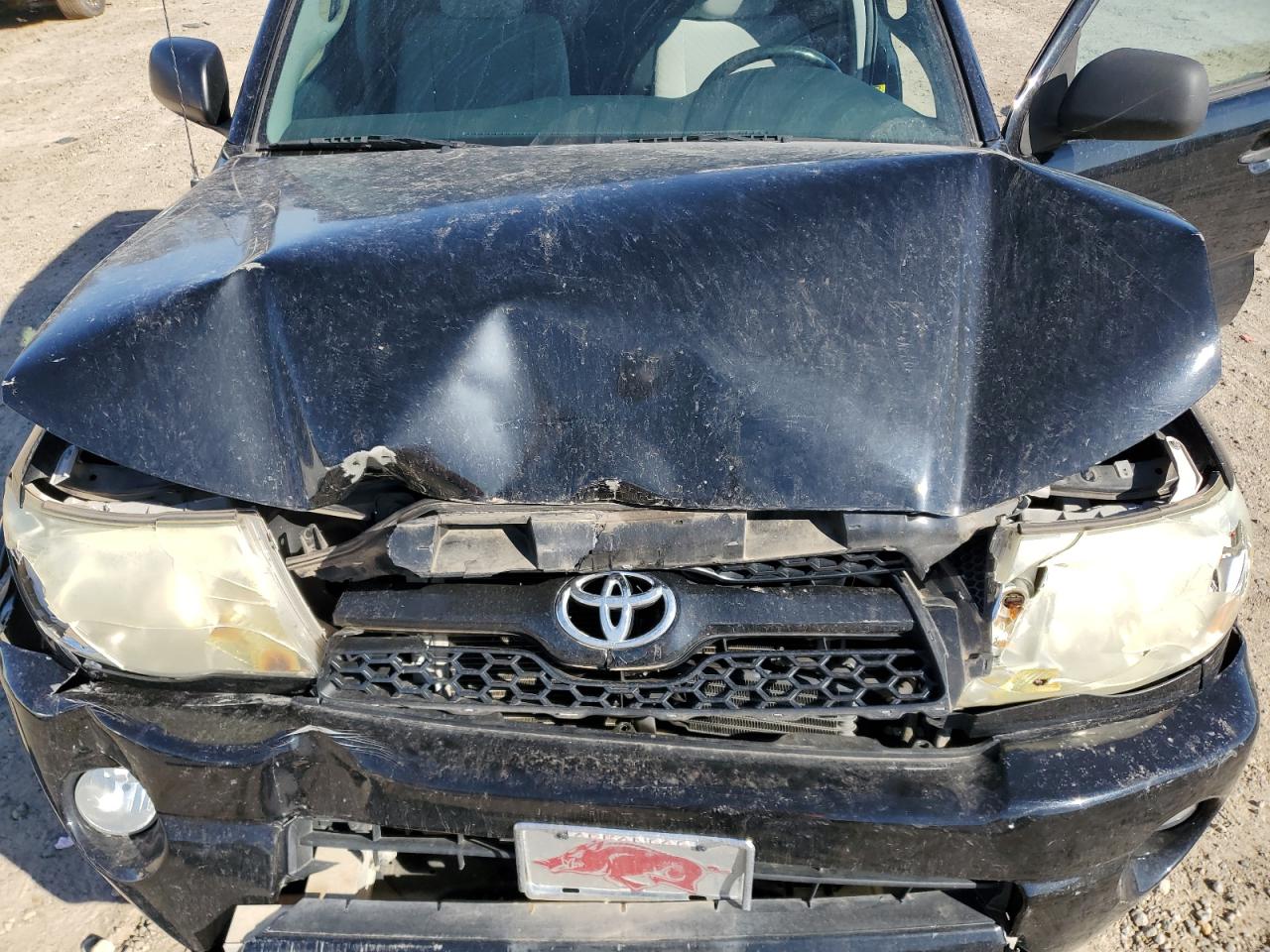 2011 Toyota Tacoma - Image 12