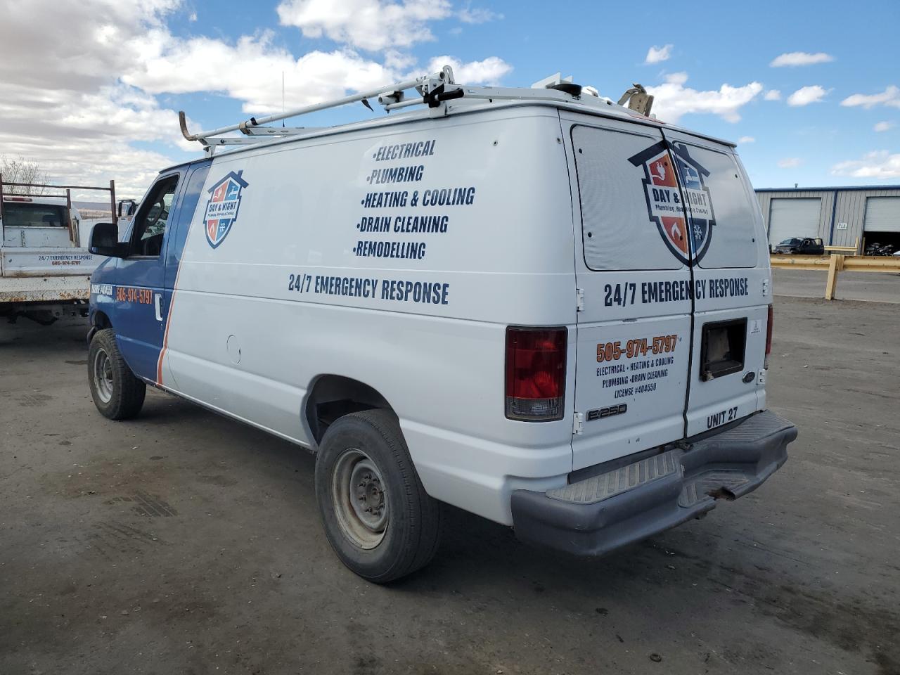 2006 Ford Econoline - Image 2