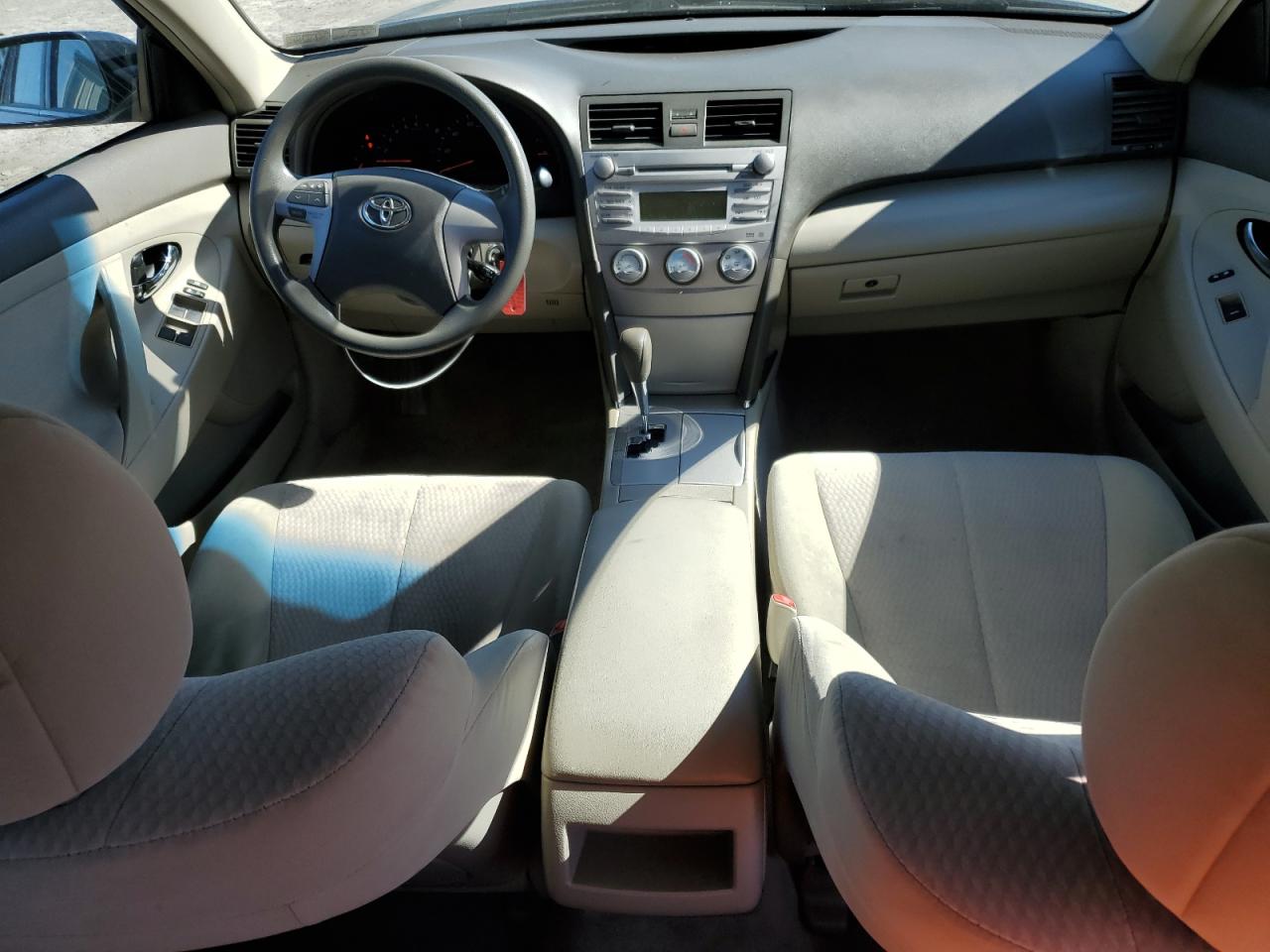 2010 Toyota Camry - Image 8