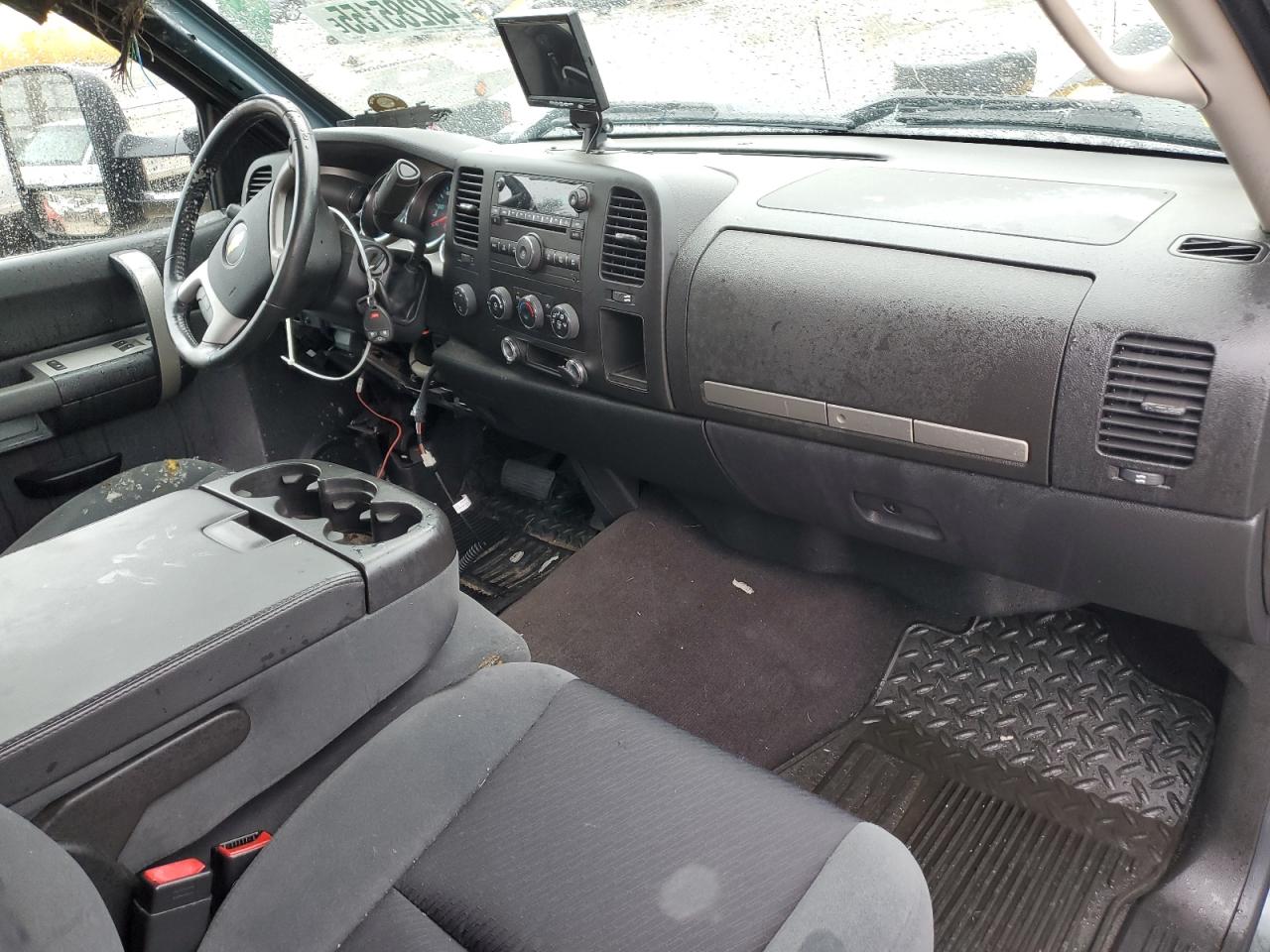 2009 Chevrolet Silverado - Image 8